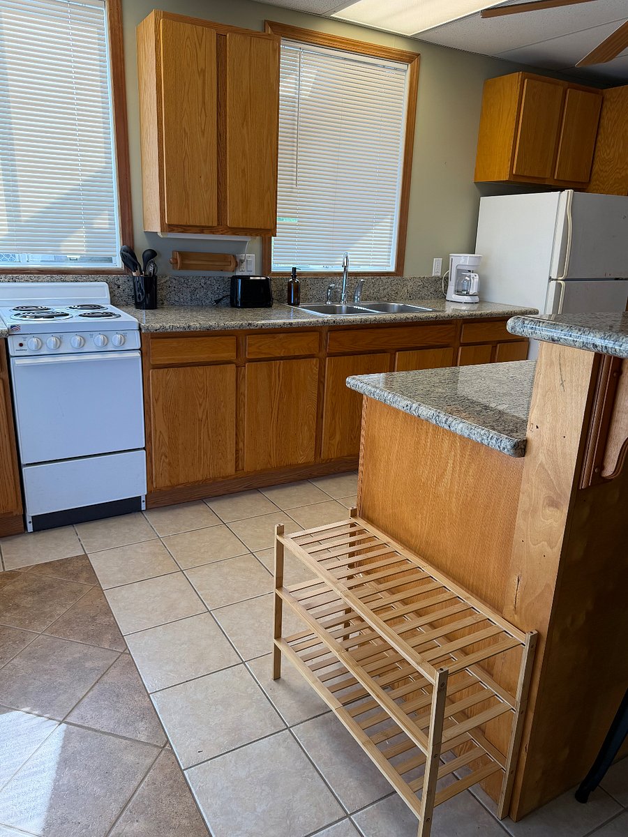 Studio lower level
Kitchen