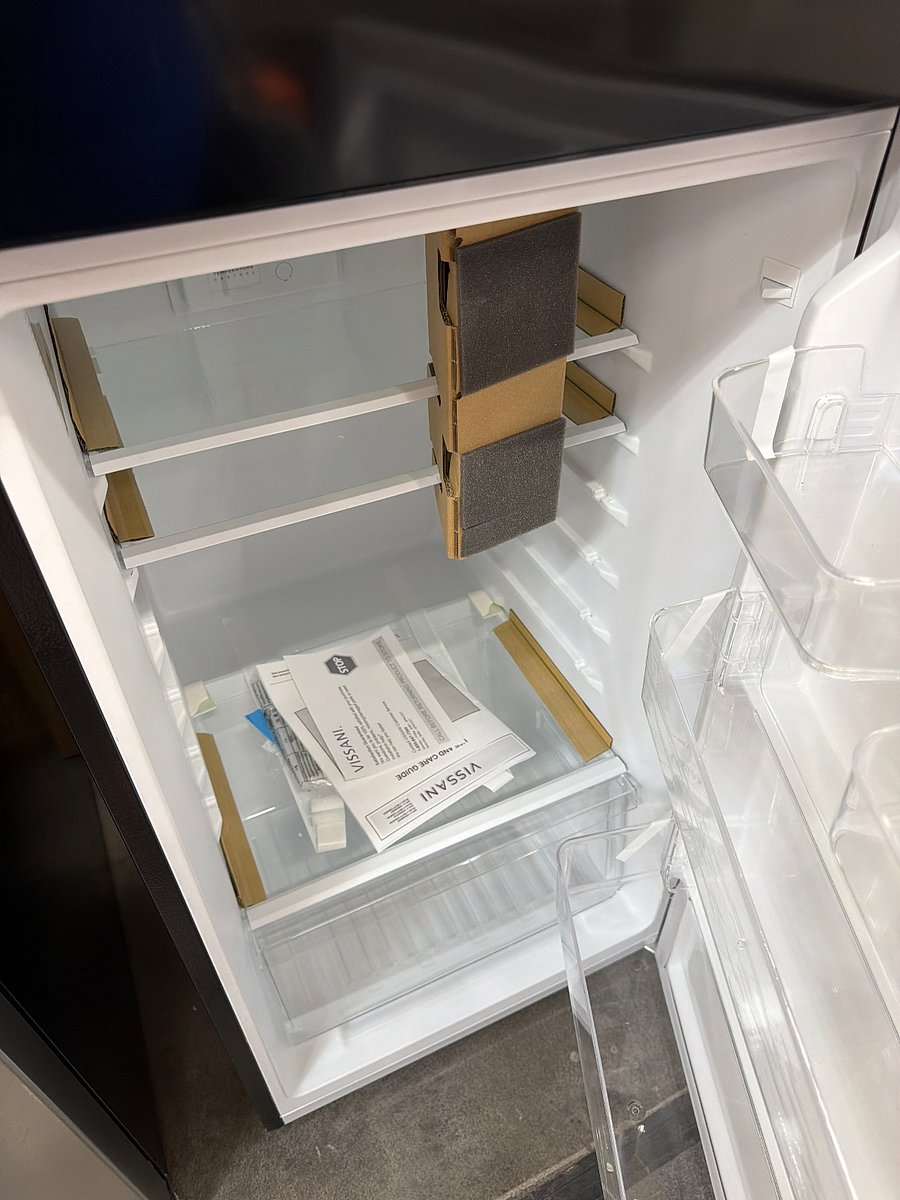 Master bedroom suite
Refrigerator section of refrigerator