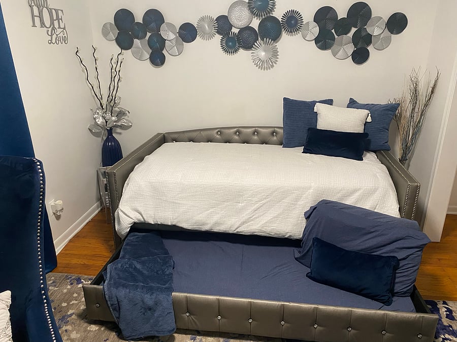 2nd floor Murphy bedroom