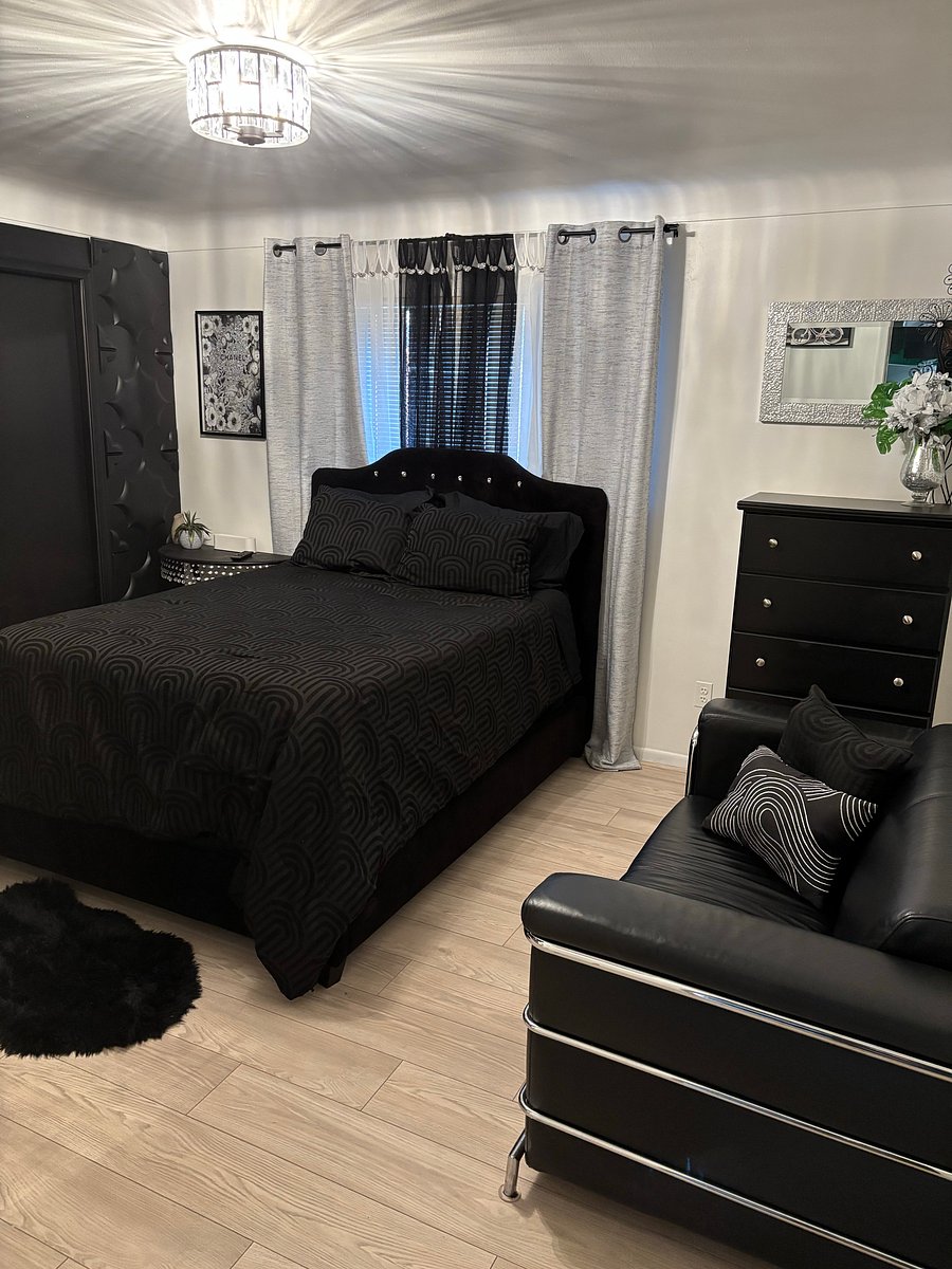 1st floor Master bedroom