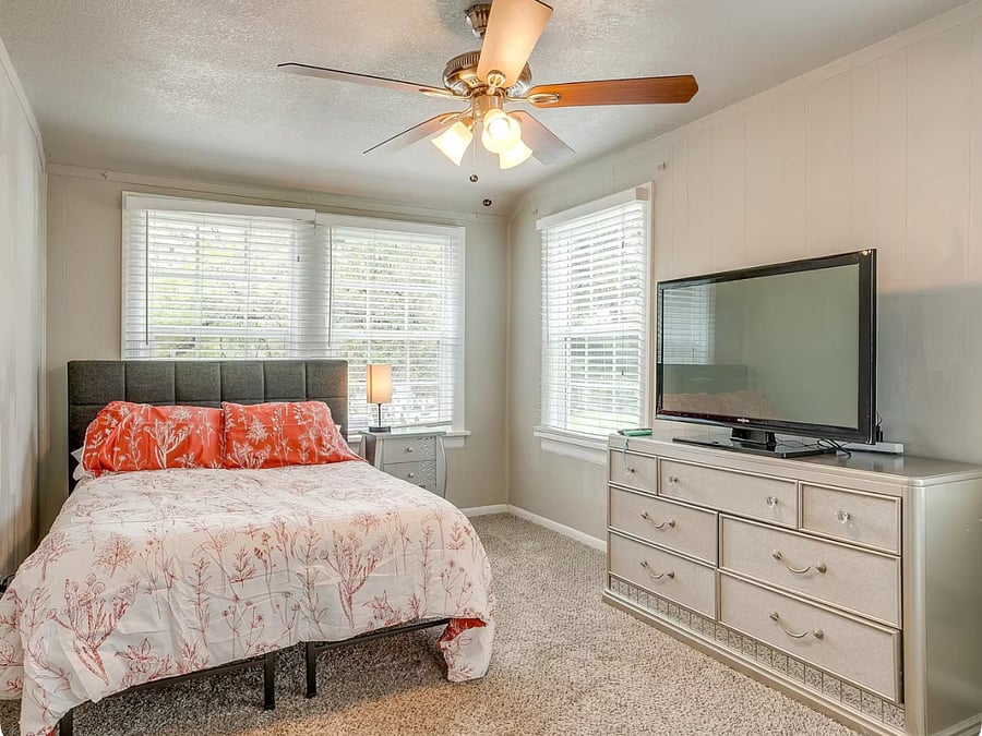 Bright full-bed room with TV, dresser & 2 closets  2nd floor