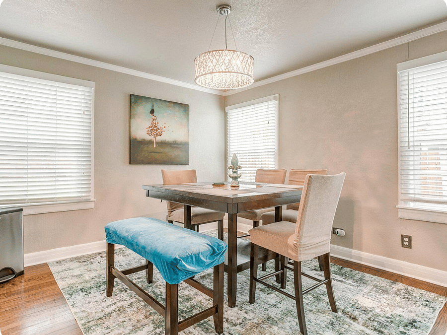 Dining area with seating for 6  1st floor