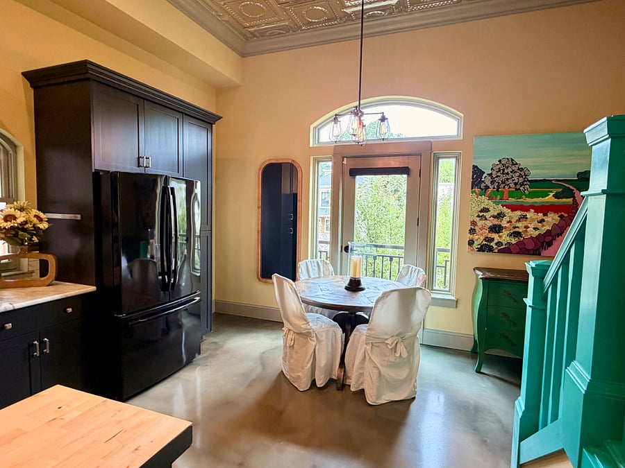 Kitchen/Dining