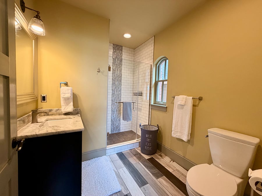 Bedroom 2 - Bathroom