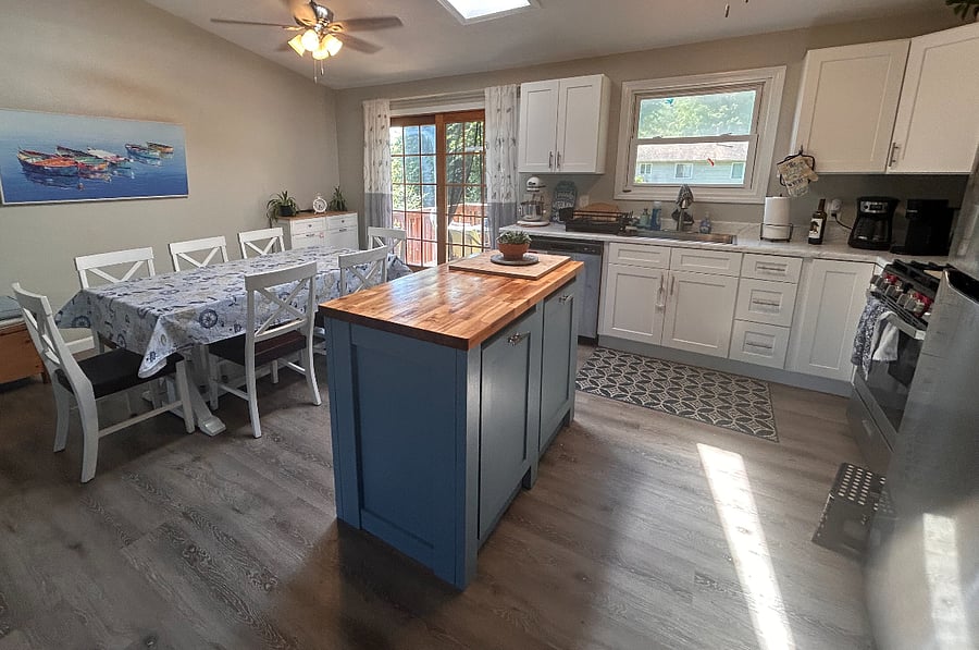 Updated picture of the kitchen with the new island
