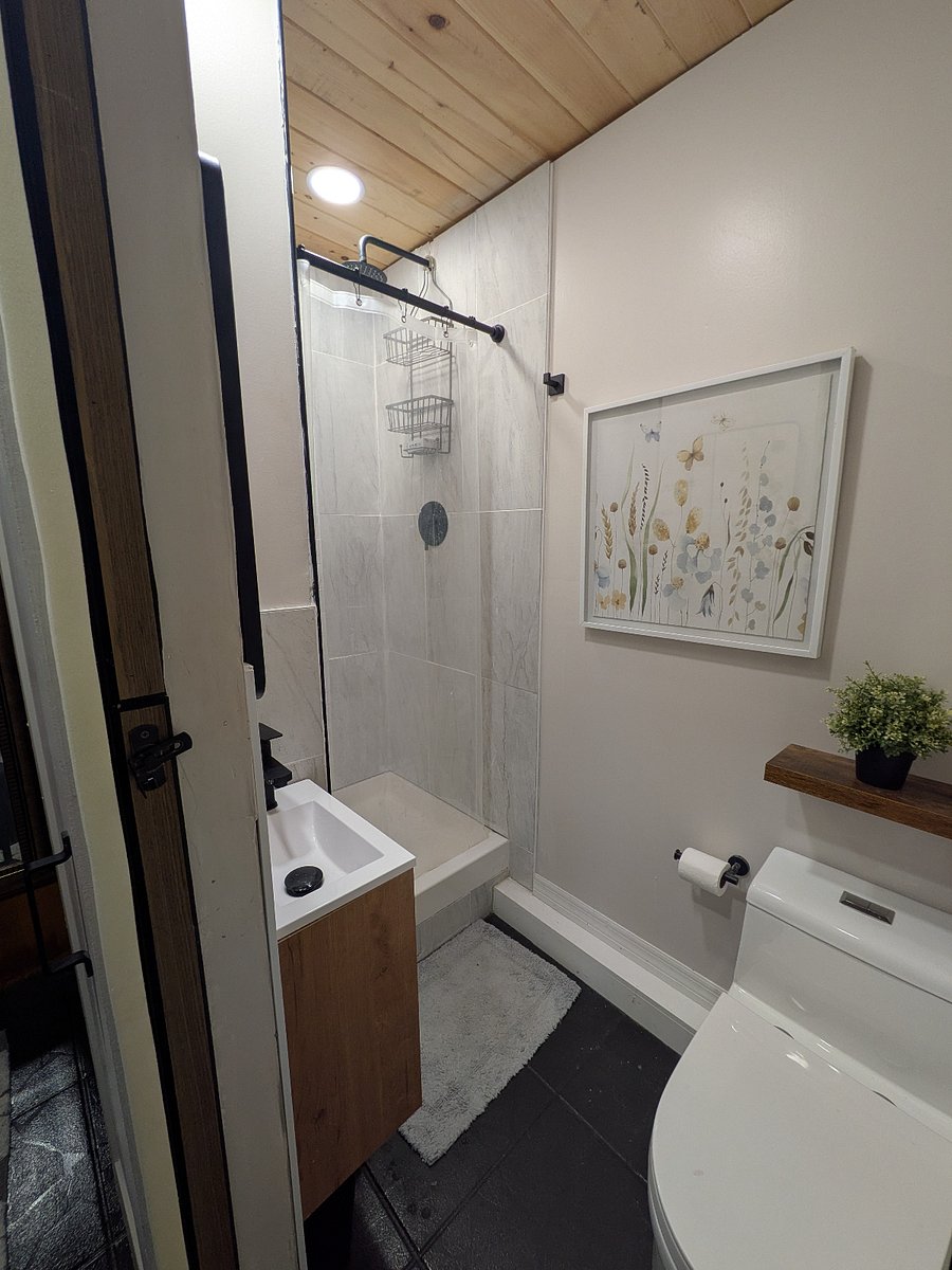 Furnished Finder property 1033437_1 photo 18