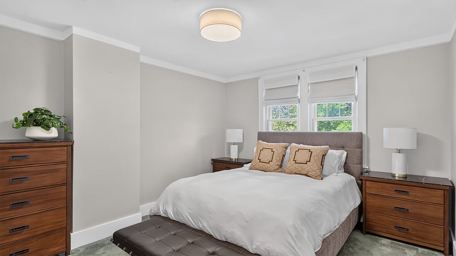Queen size bed with King Koil plush mattress