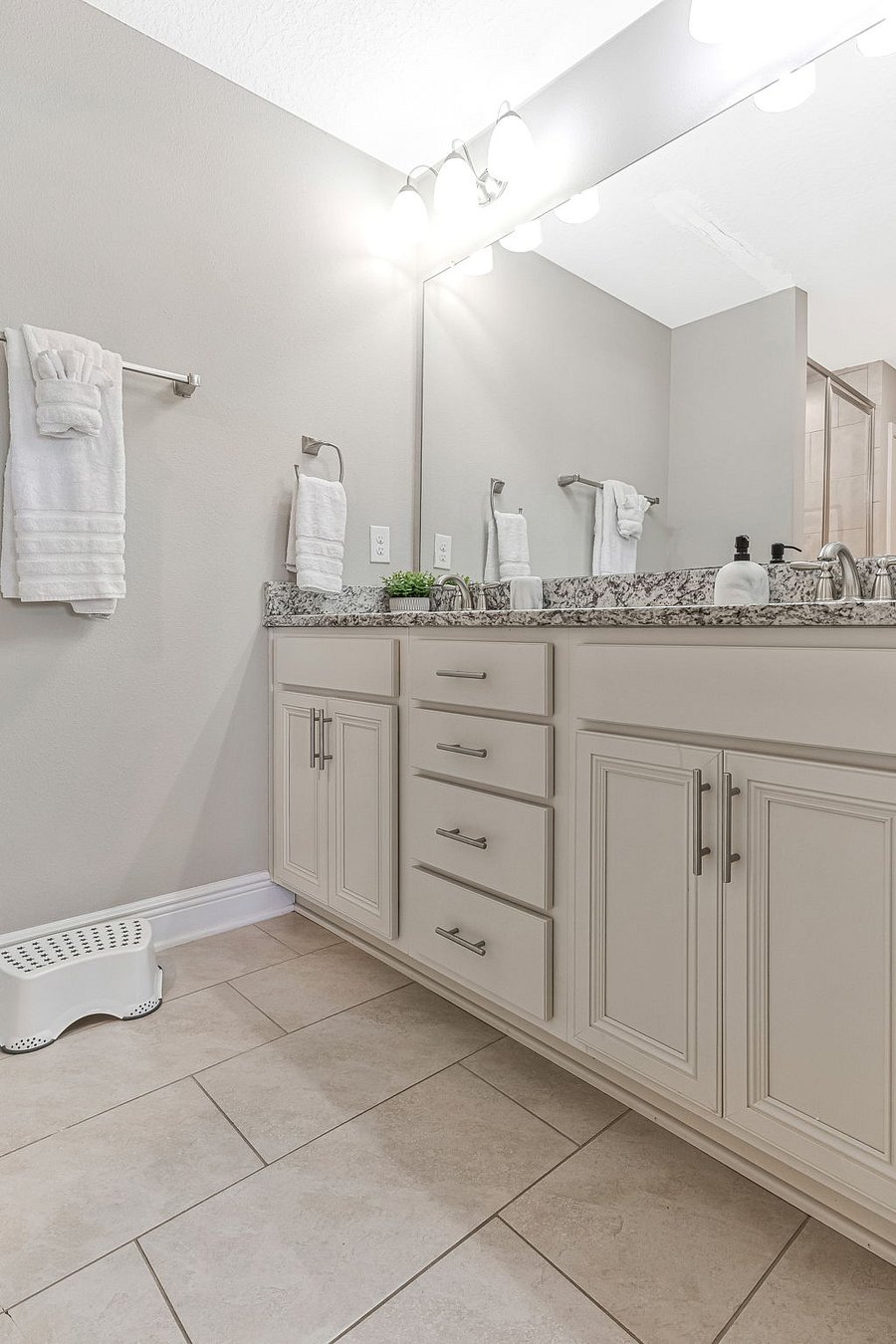 Furnished Finder property 1033532_1 photo 38