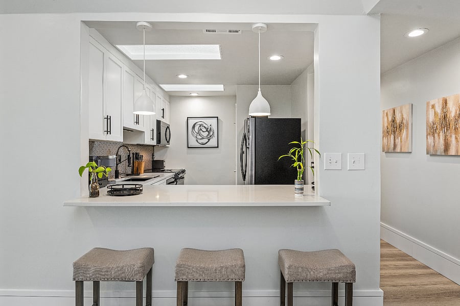 Kitchen Bar 