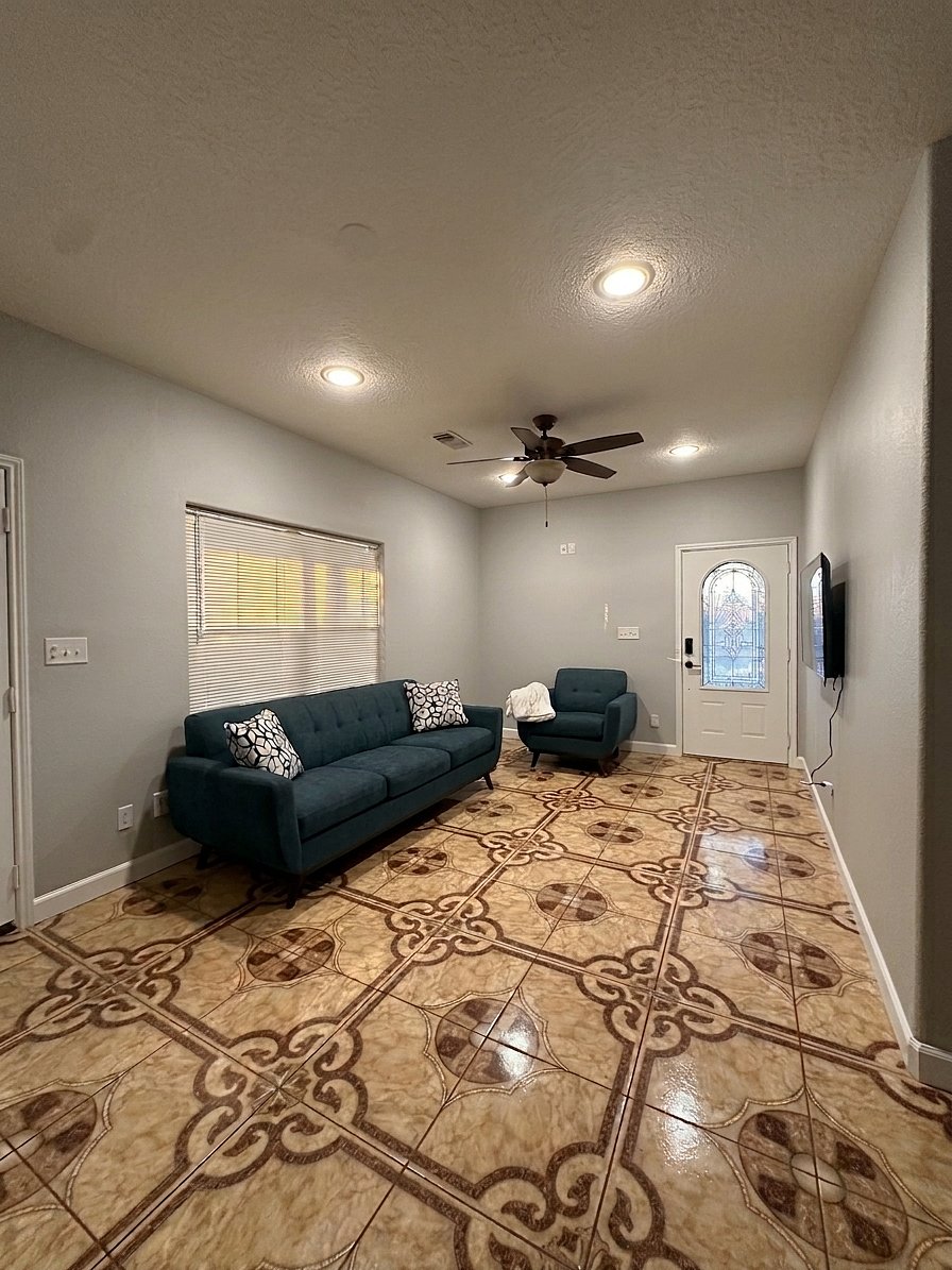 Furnished Finder property 1033610_1 photo 3