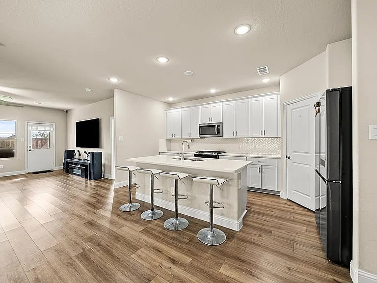 Furnished Finder property 1033667_1 photo 5