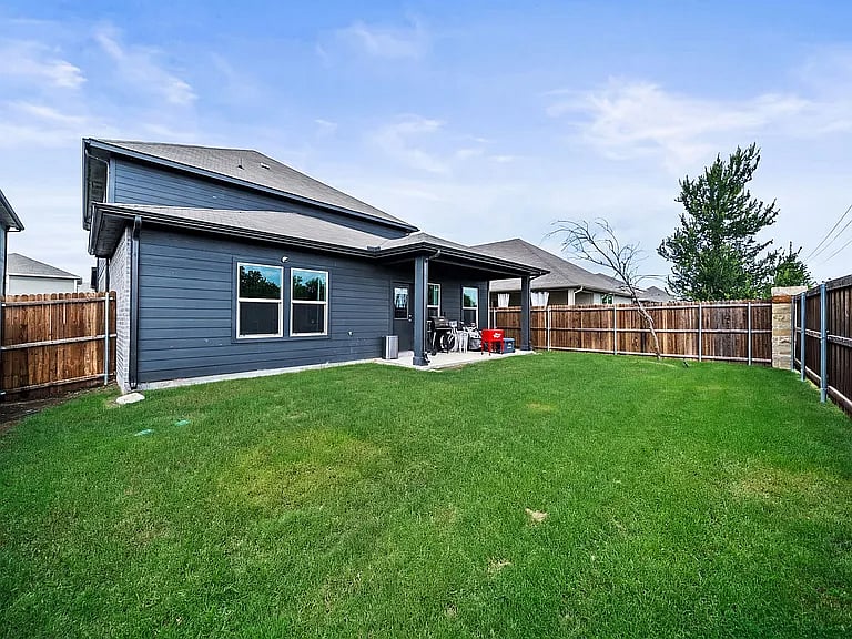 Furnished Finder property 1033667_1 photo 3
