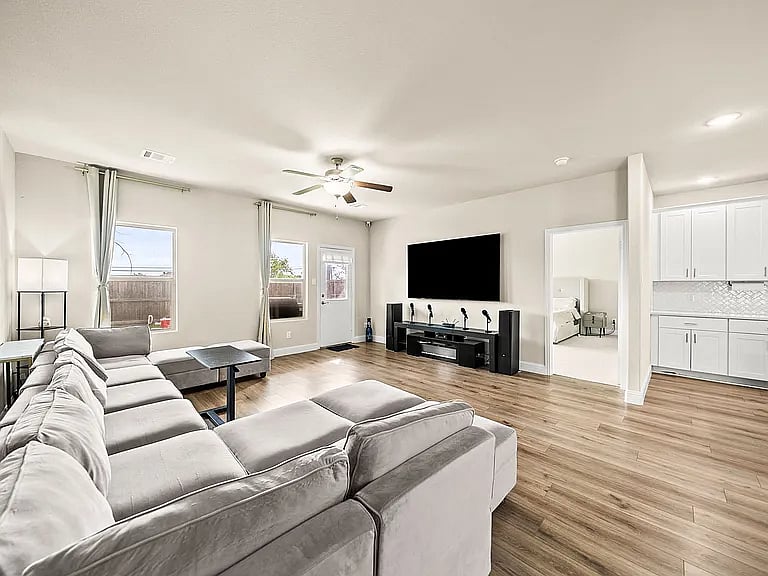 Furnished Finder property 1033667_1 photo 8
