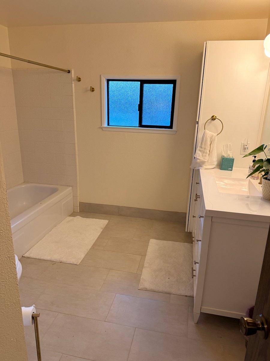 Spacious bathroom