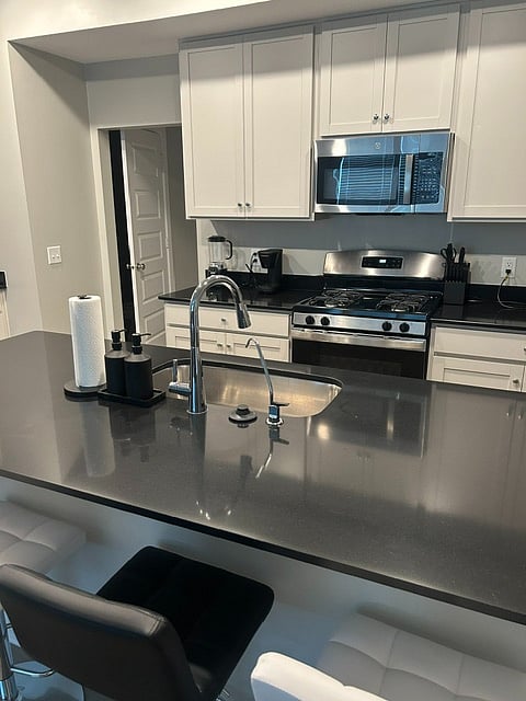 Furnished Finder property 1033678_1 photo 3
