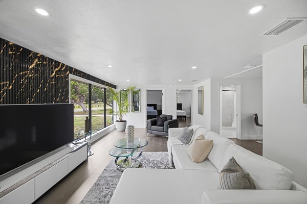 Furnished Finder property 1033680_1 photo 3