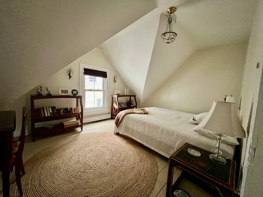 King bedroom with dresser 