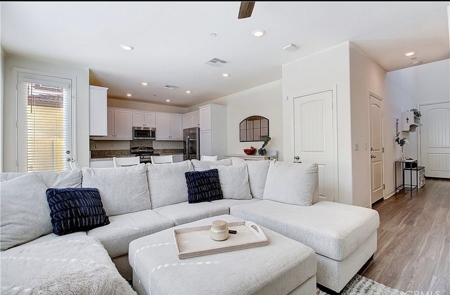 Furnished Finder property 1033686_1 photo 1