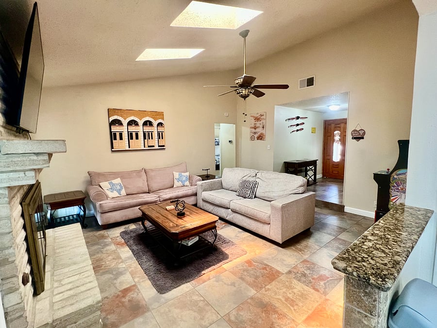 Furnished Finder property 1033687_1 photo 3