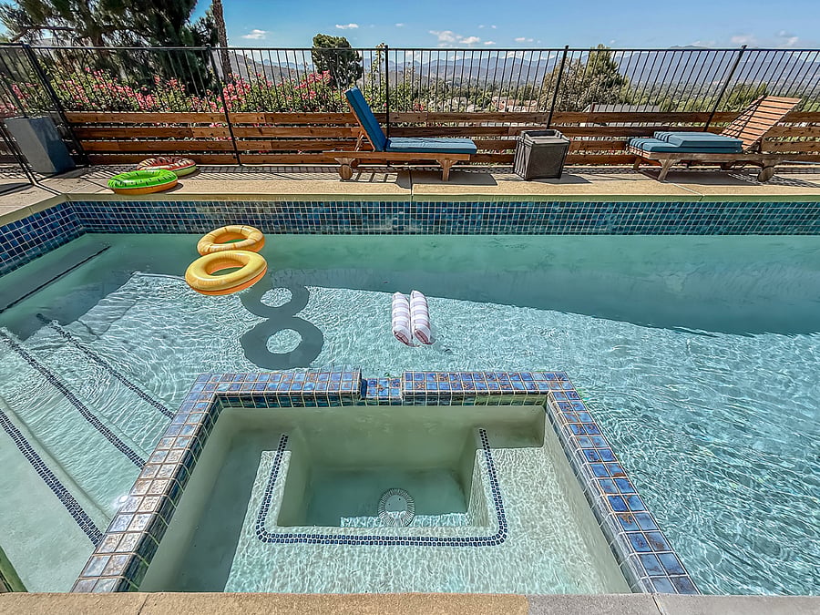 Furnished Pool & Patio - Exterior Amenity