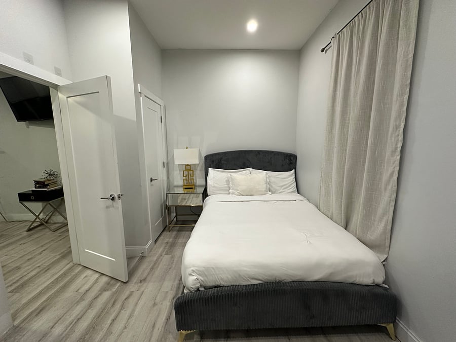 Furnished Finder property 1033724_1 photo 14