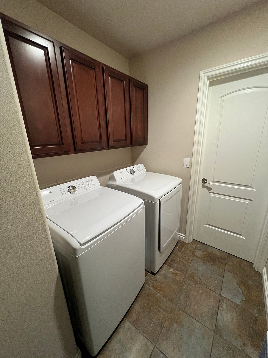 First floor: Right after you come in through the garage, you enter the mud room. It has a washer and dryer (and detergent and stuff) that you are welcome to use.