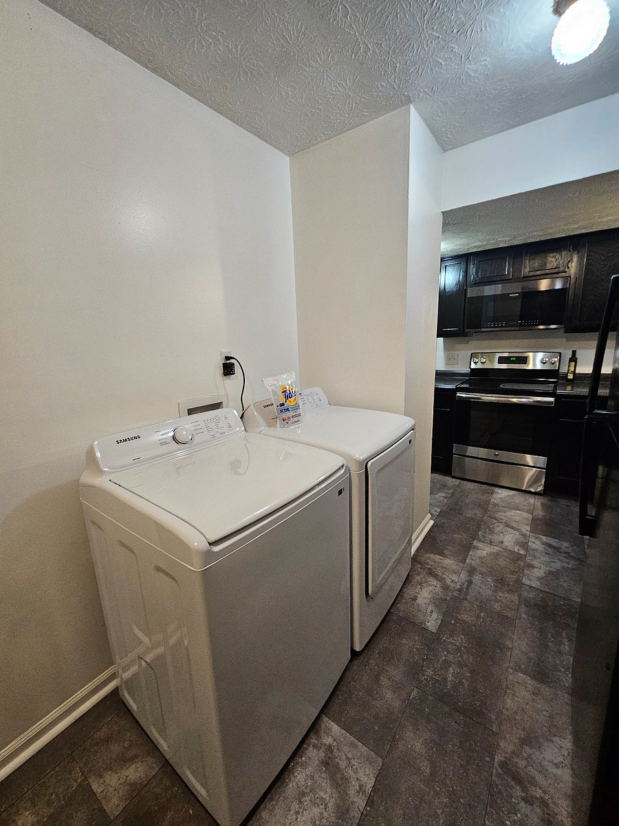 Washer/Dryer in unit