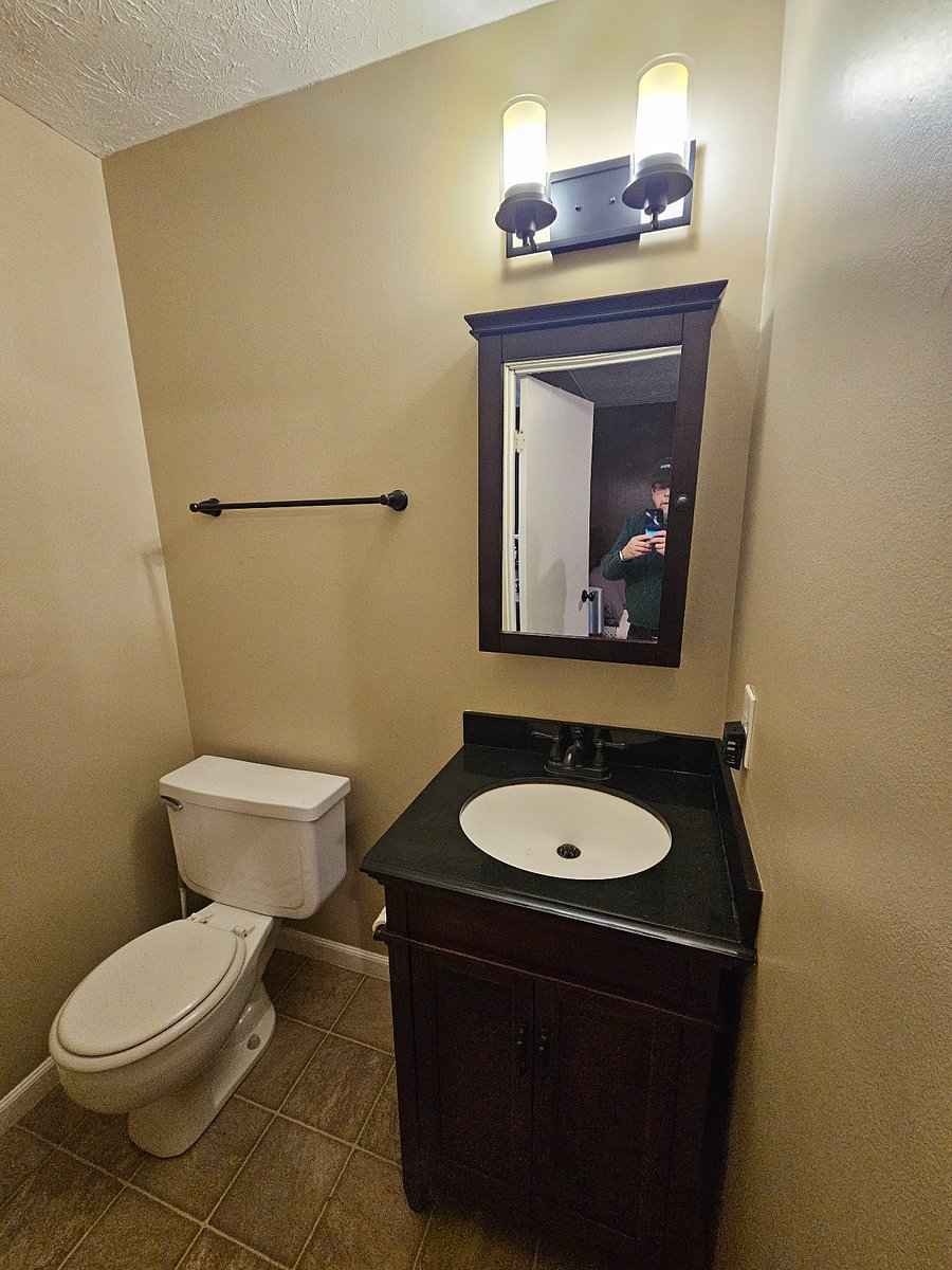 4B Private Half Bath