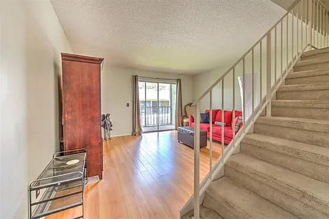 Furnished Finder property 1033852_1 photo 4