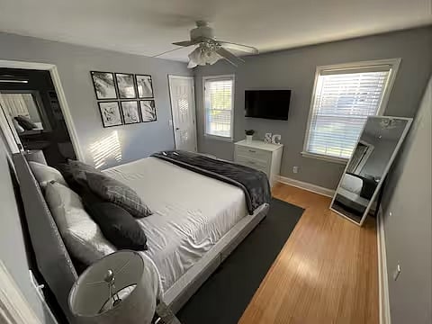 Master Bedroom - Super comfortable king bed with TV and ensuite bathroom