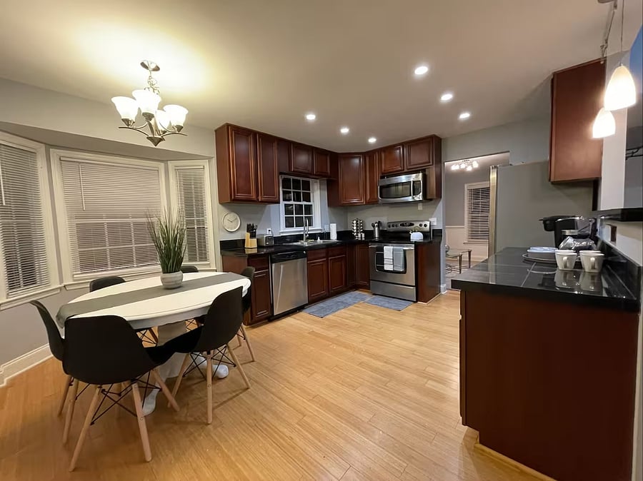 Eat in kitchen