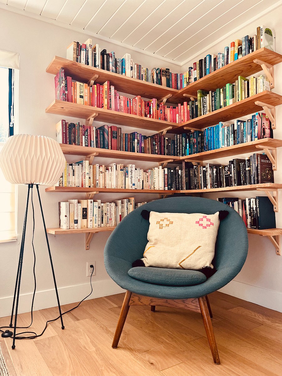 Library of excellent books for ultimate rest and relaxation.
