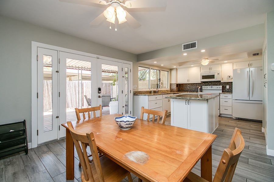 dining room/kitchen
