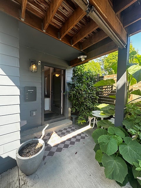 Furnished Finder property 1033984_1 photo 2