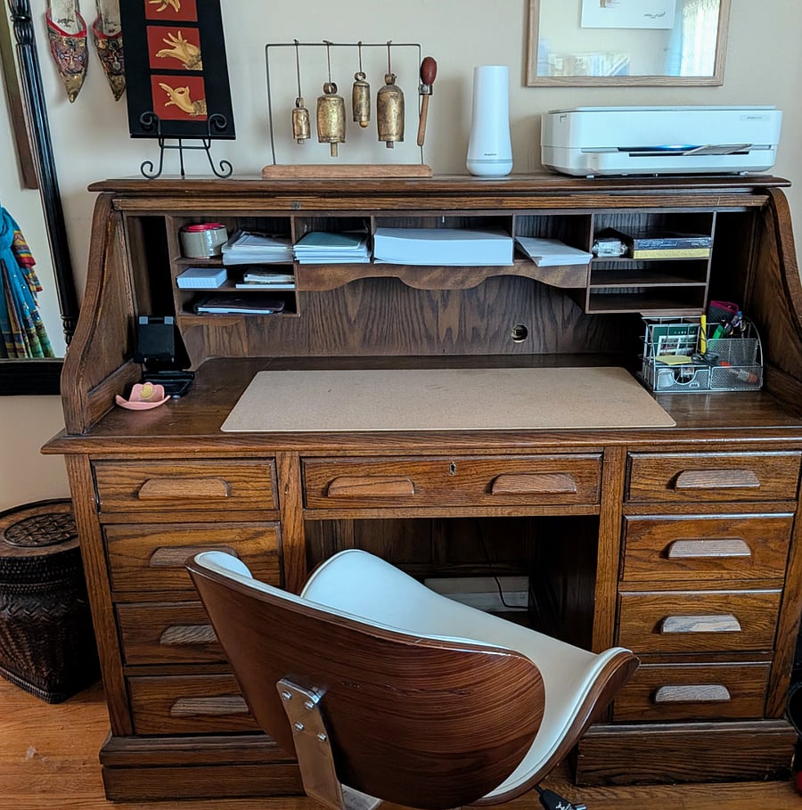 Help yourself to office and mail supplies