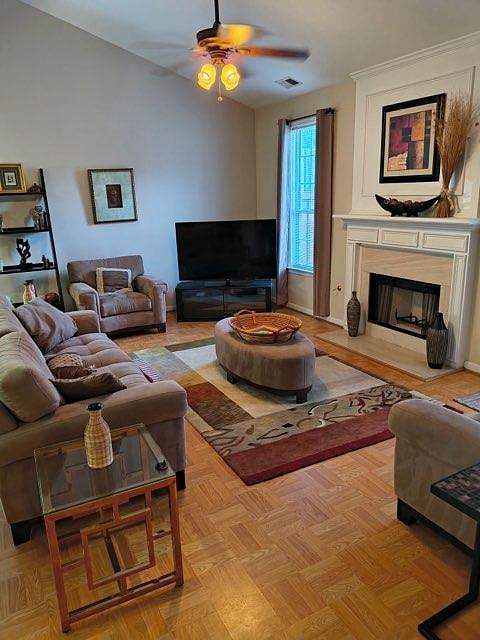 Furnished Finder property 1033997_1 photo 12