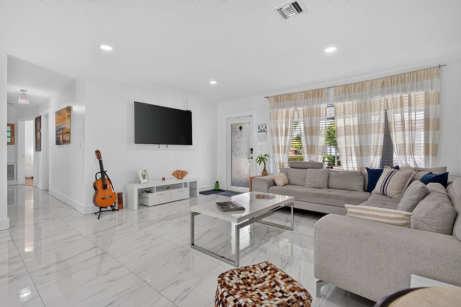 Furnished Finder property 1034001_1 photo 6