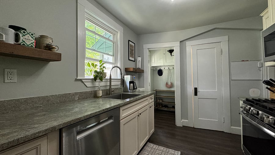 Furnished Finder property 1034025_1 photo 3