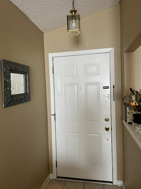 Furnished Finder property 1034116_1 photo 4