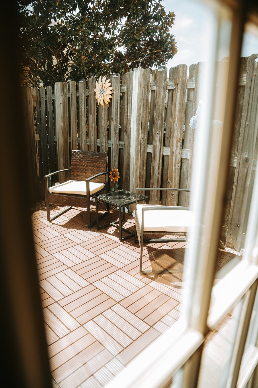 Outdoor Patio, fenced in.