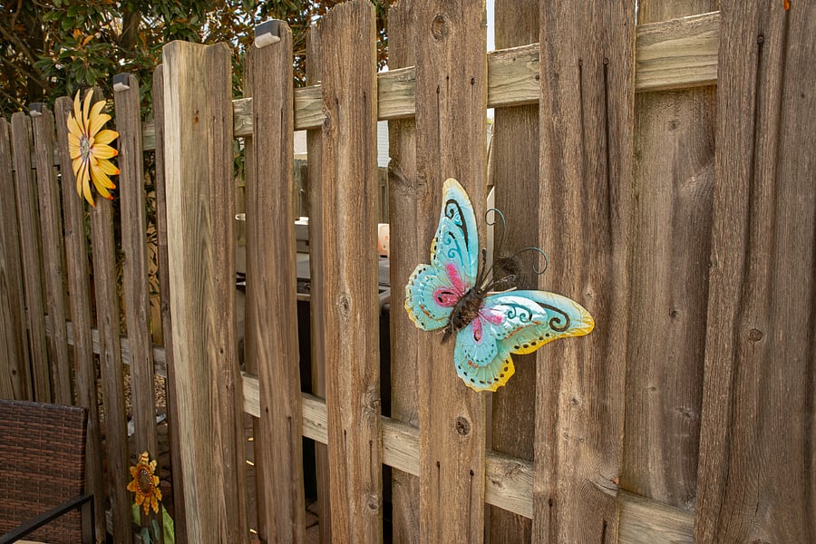 Outdoor Patio, fenced in.