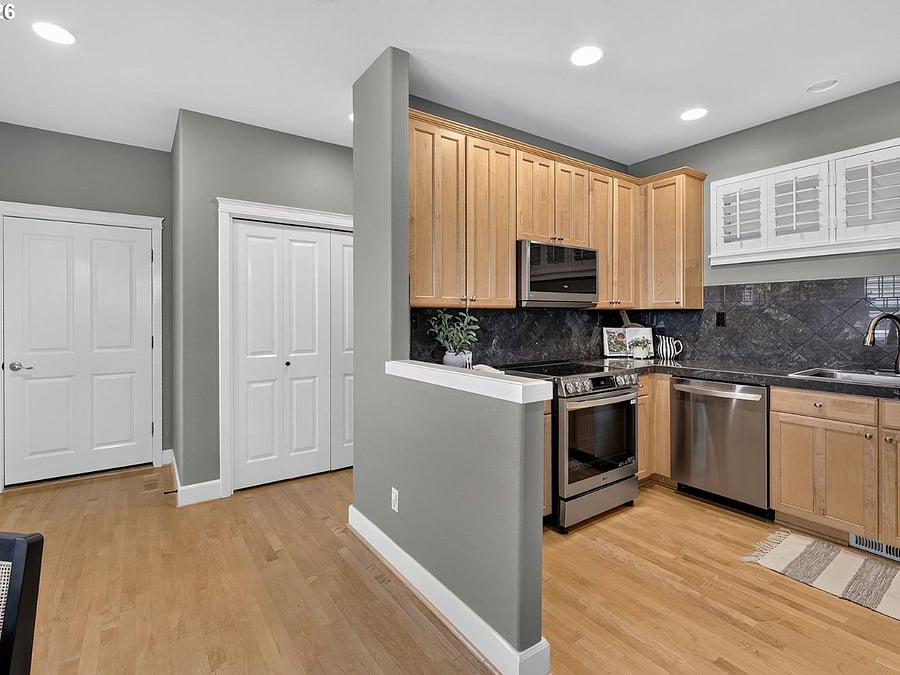Furnished Finder property 1034127_1 photo 12