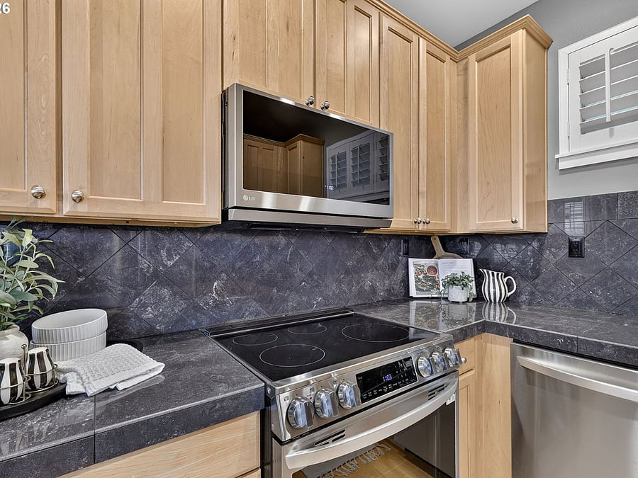 Furnished Finder property 1034127_1 photo 14