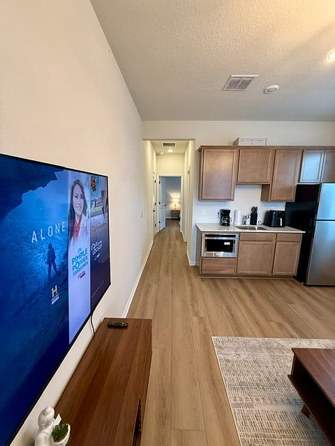 Furnished Finder property 1034134_1 photo 3