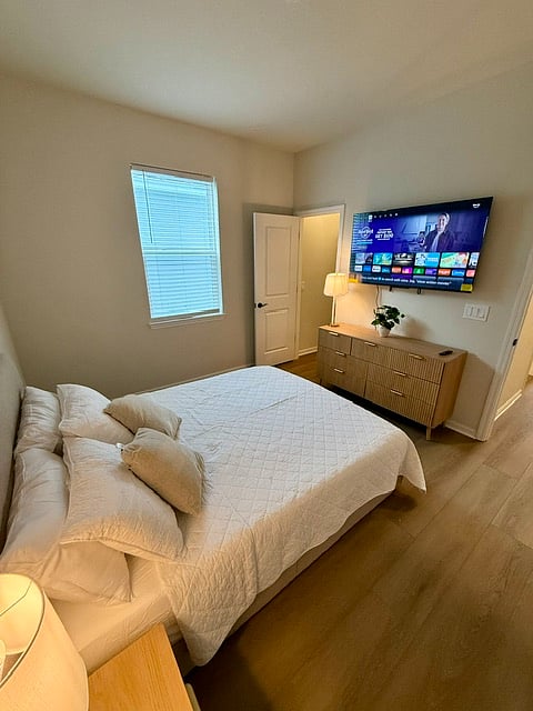 Furnished Finder property 1034134_1 photo 4