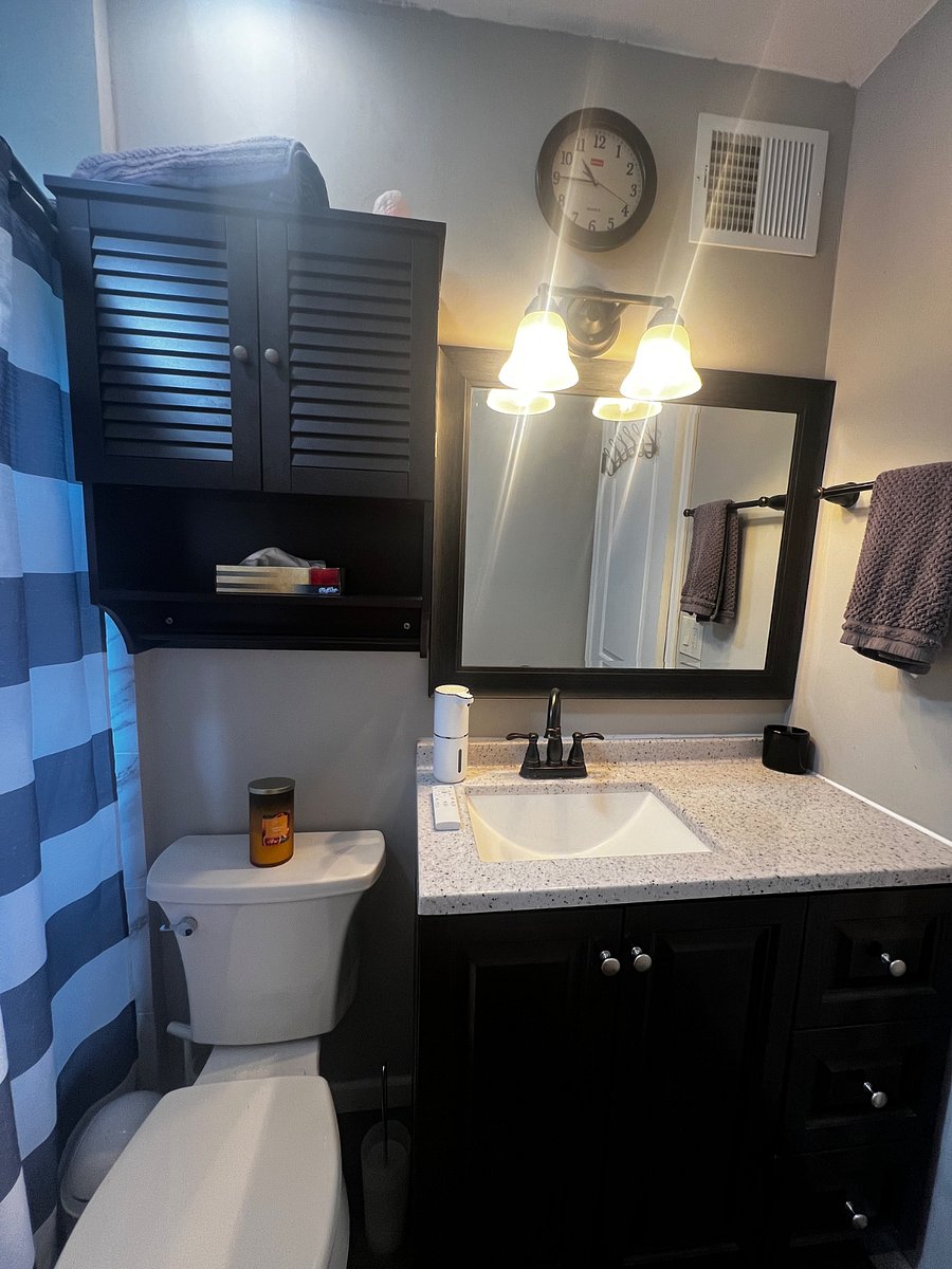 1st floor bath