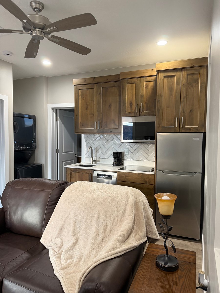 Furnished Finder property 1034166_1 photo 5