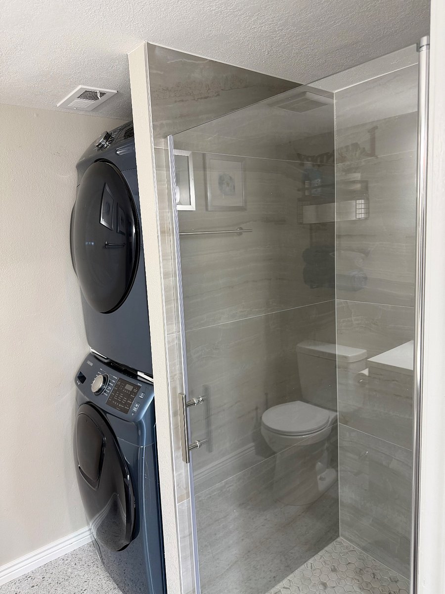 Main Floor 3/4 bath/laundry room