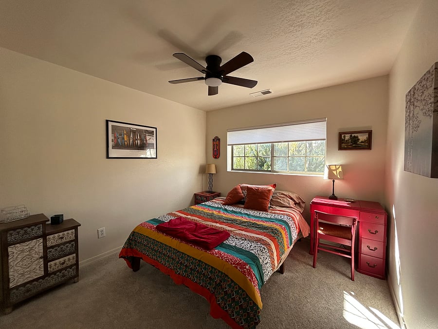 Guest bedroom with queen bed