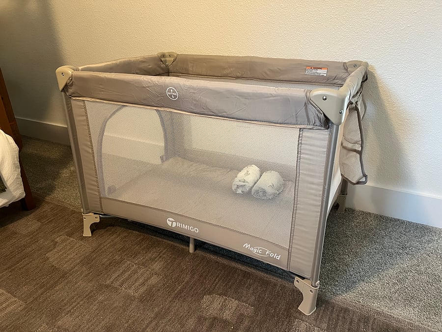 Pack N Play with fitted crib sheets